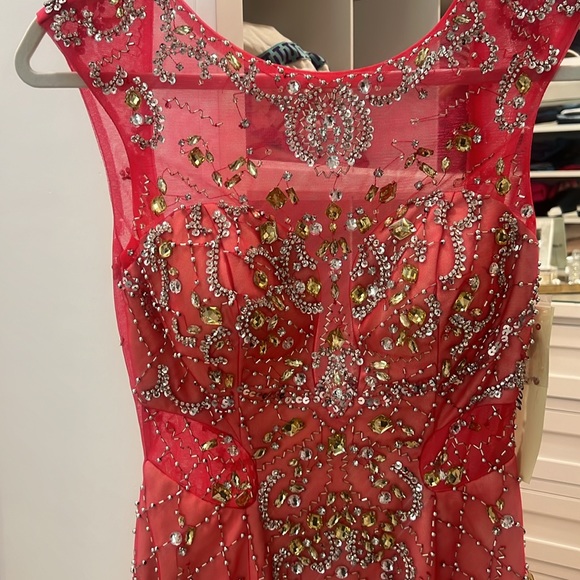 Formal red dress - Picture 5 of 8